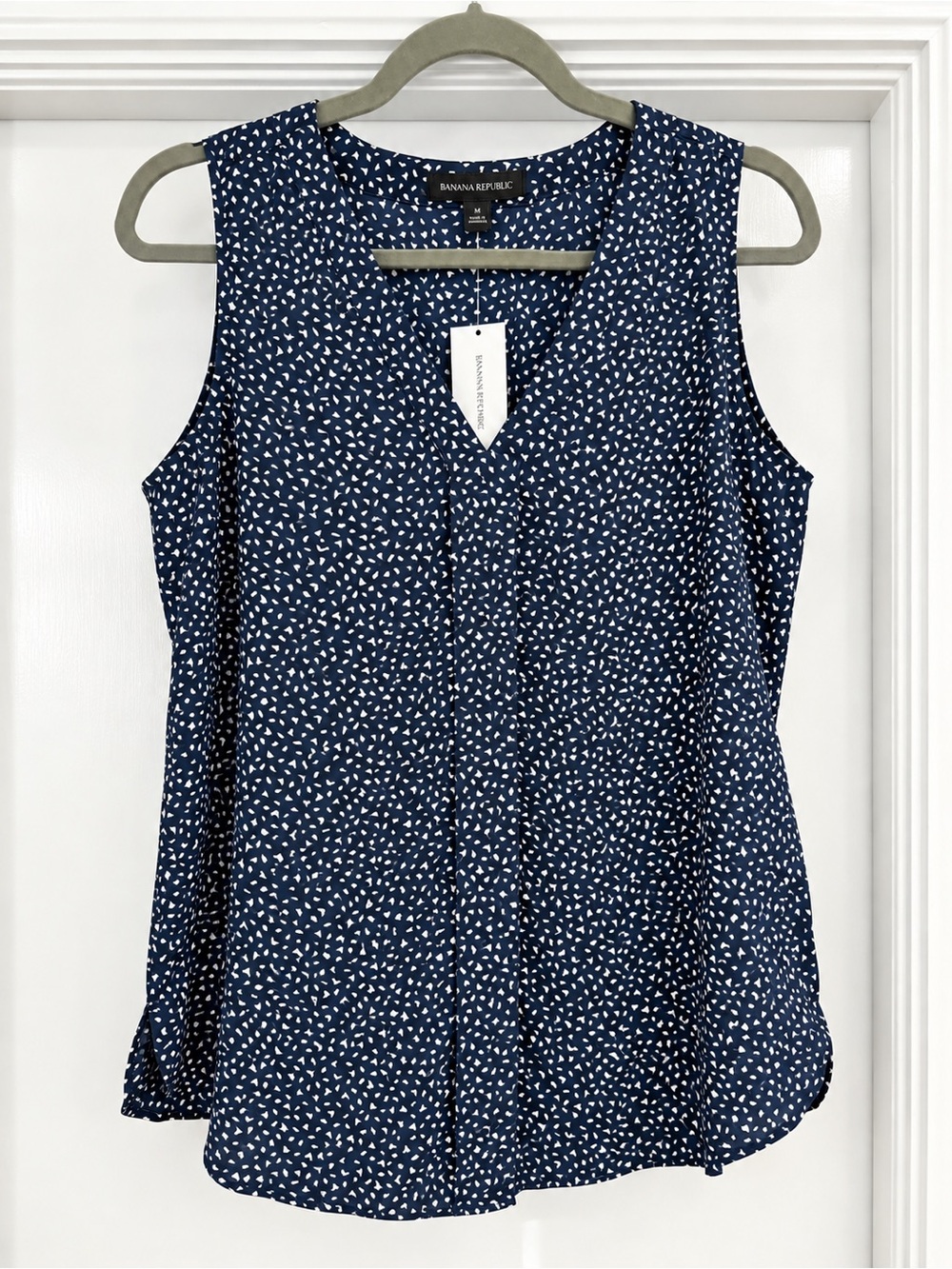 Banana Republic Navy Sleeveless V-Neck Dot-Print Camisole